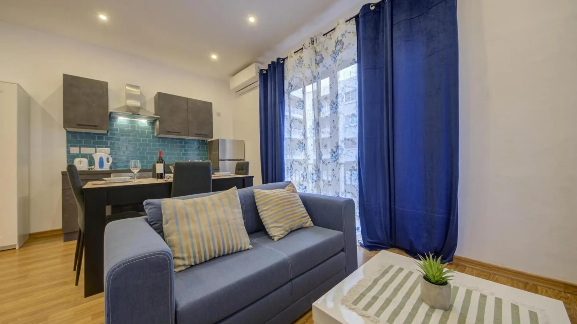 Sliema City Centre Apartments By Shortletsmalta 0*,